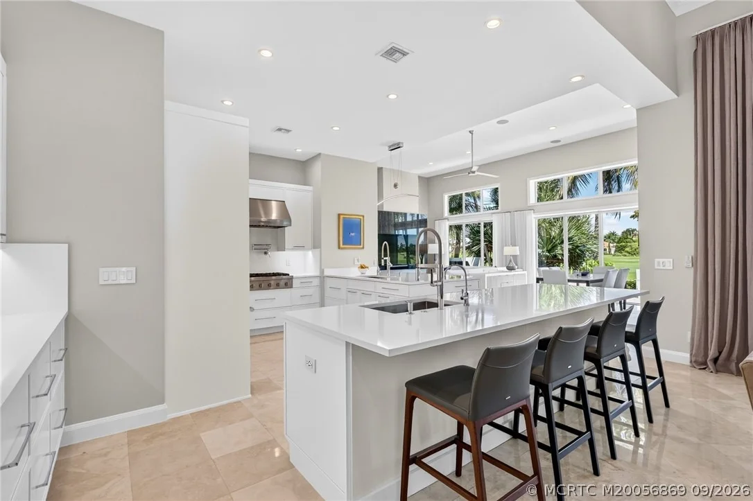 Photo of 7037 SE Harbor Circle
