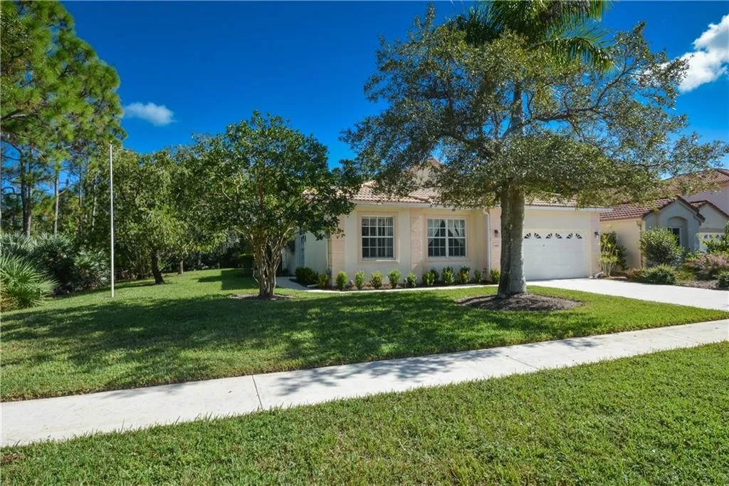 Photo of 3408 SE Fairway Oaks Trail
