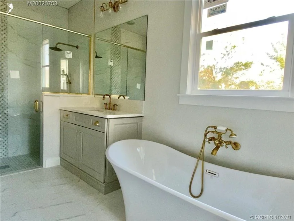 Photo of 1126 NE Post Oak Way