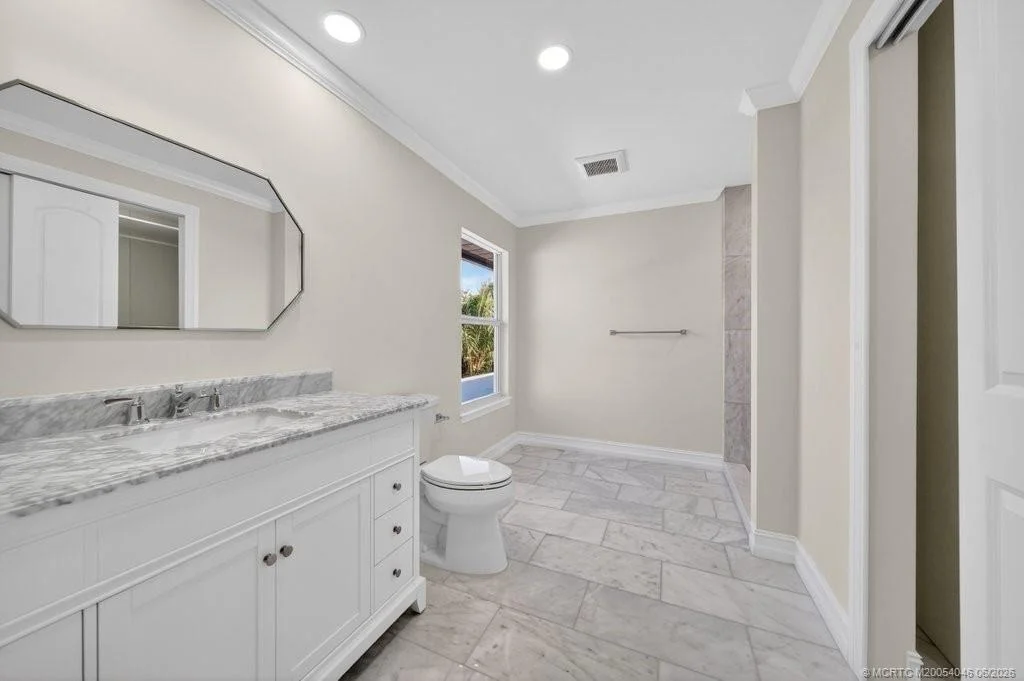 Photo of 37 E High Point Road