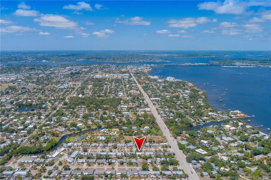 Photo of 413 SE Robalo Court