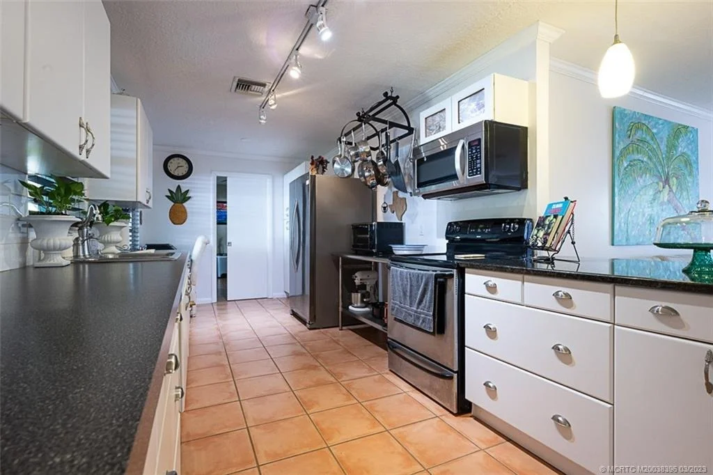 Photo of 6239 SE Lake Circle Drive