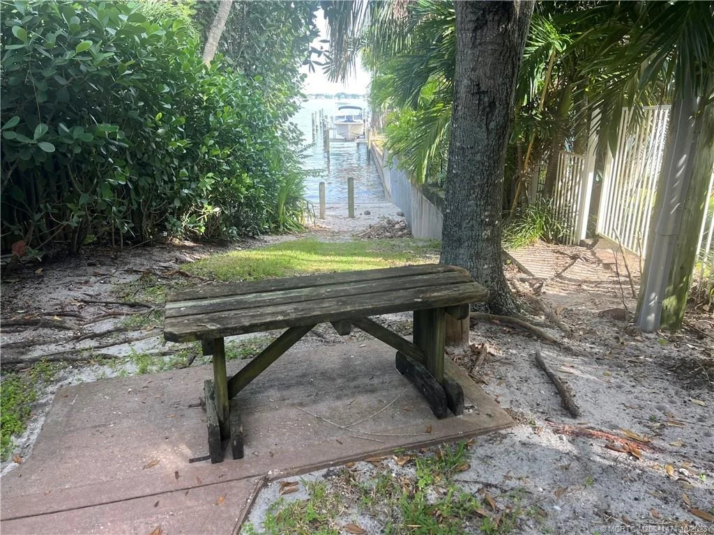 Photo of 907 SE Weir Street
