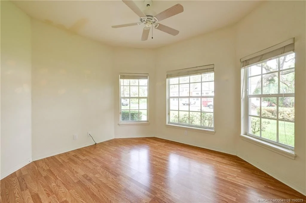 Photo of 9 Oakwood Drive