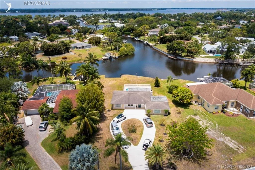 Photo of 1360 NW Lakeside Trail