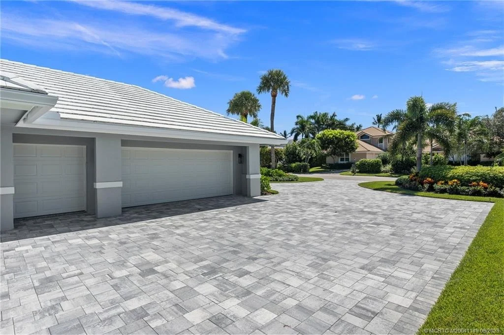 Photo of 6741 SE Harbor Circle