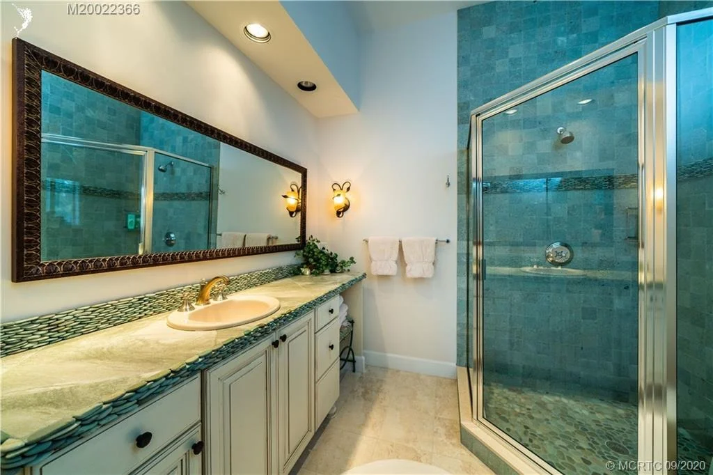 Photo of 6979 SE Harbor Circle