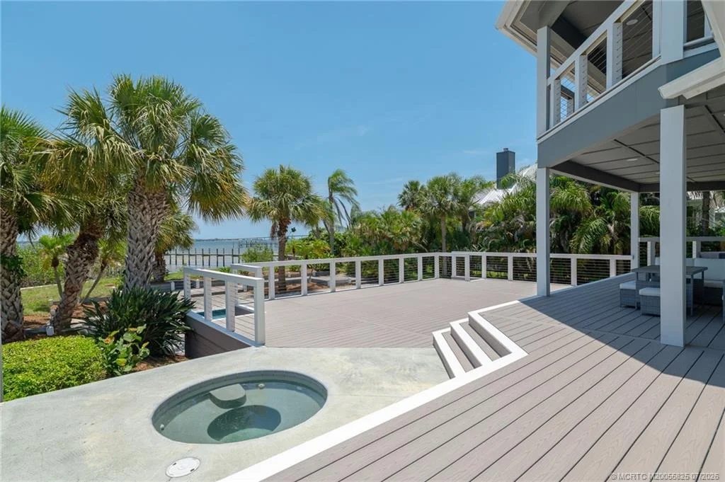 Photo of 114 N Sewalls Point Road