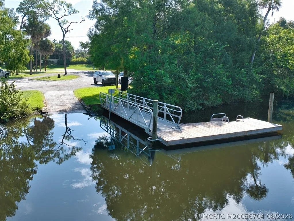 Photo of 496 SE Cardinal Trail