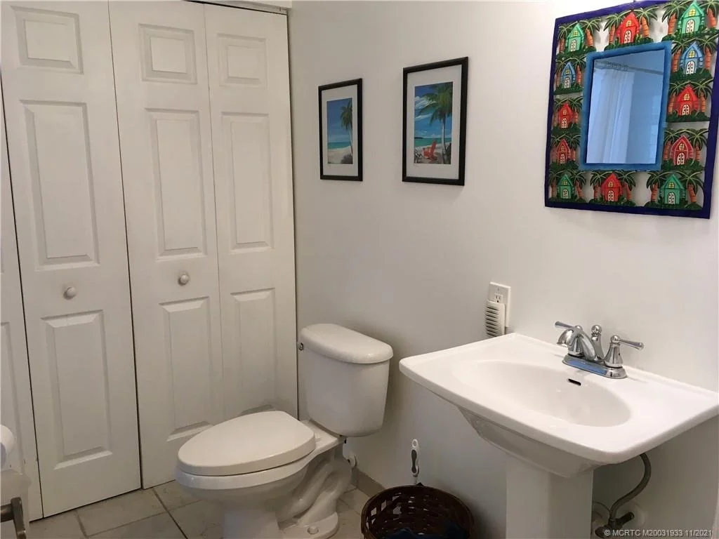 Photo of 702 NW Sunset Drive