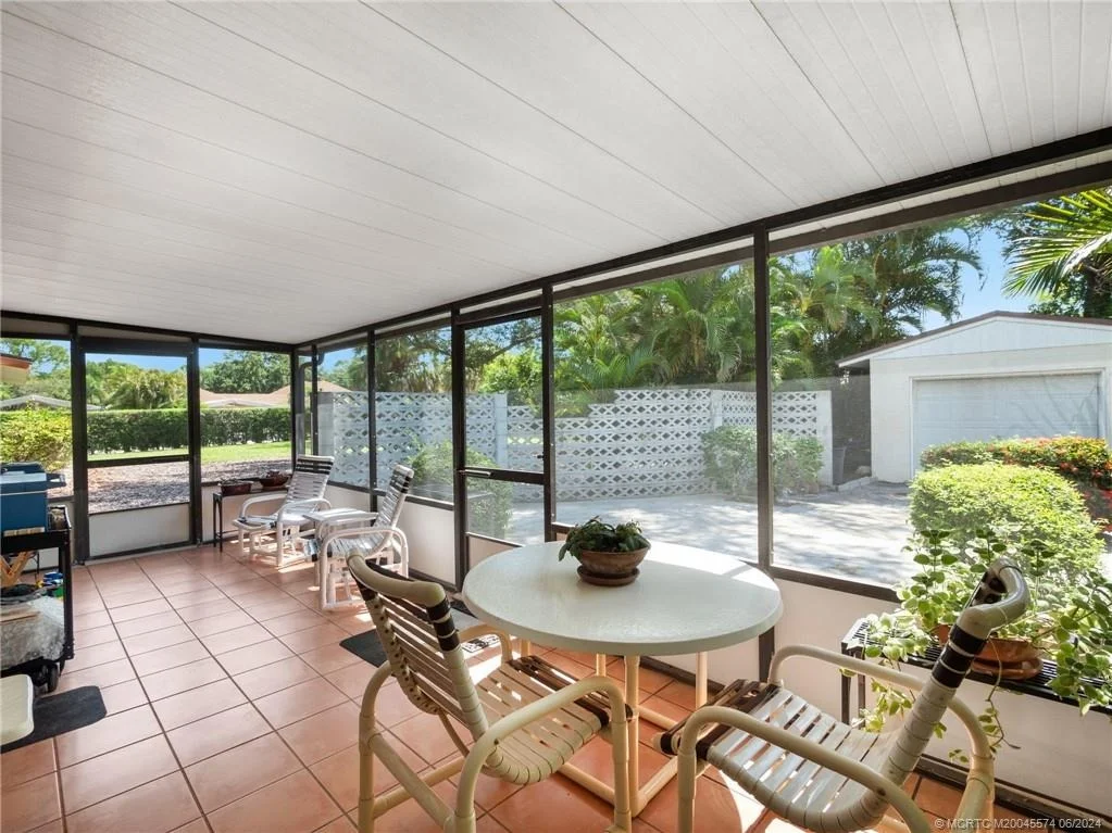 Photo of 1023 NW Pine Lake Drive
