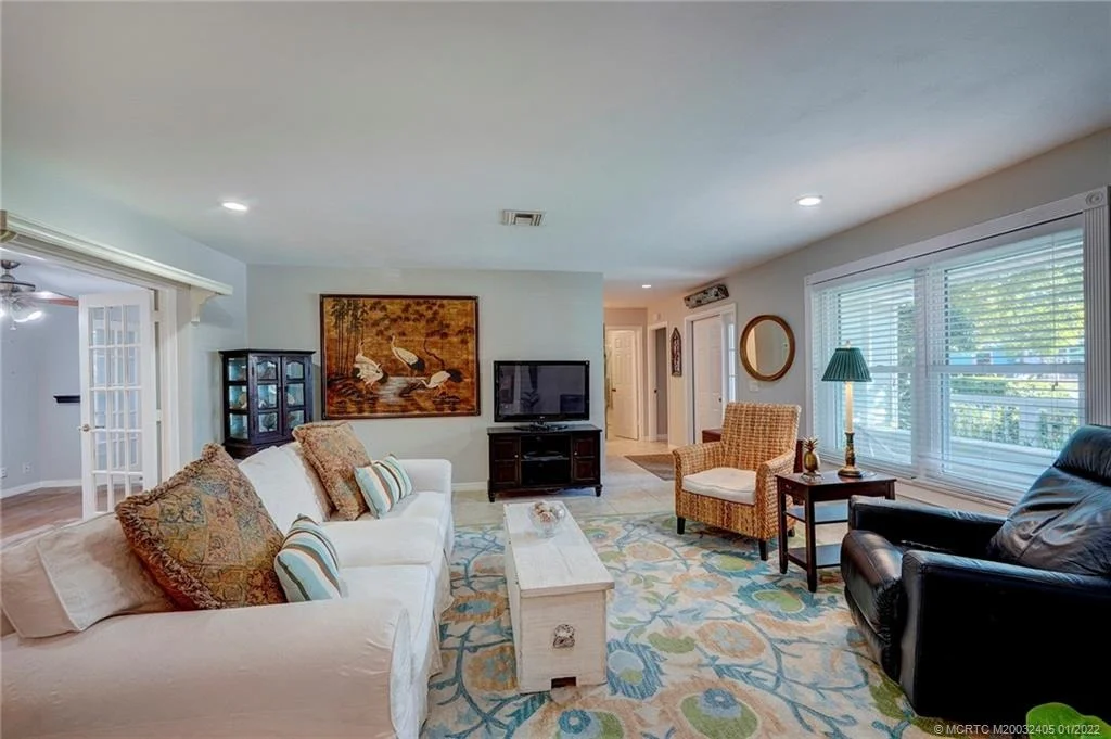 Photo of 338 SW Winnachee Drive