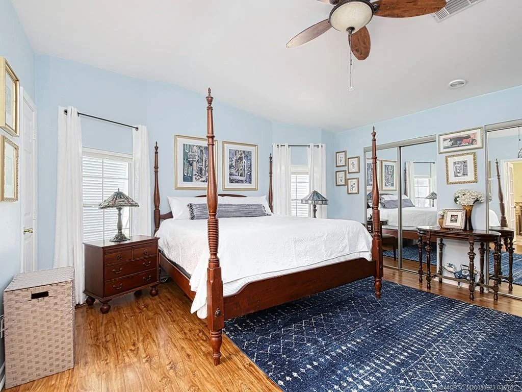 Photo of 112 SE Paradise Place