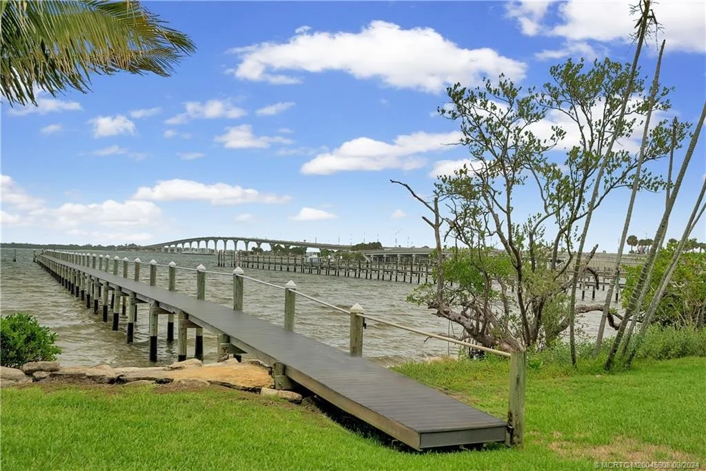 Photo of 12 N Sewalls Point Road