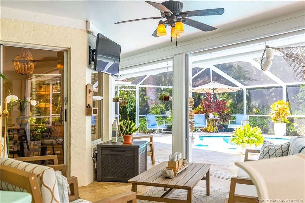 Photo of 6 Pineapple Lane