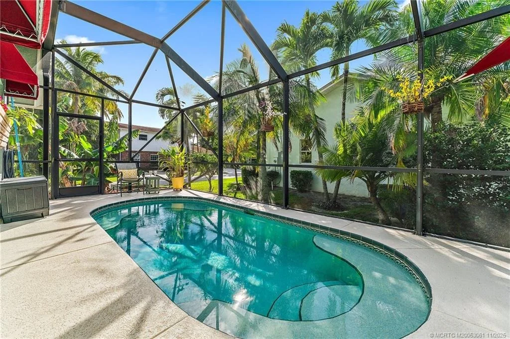 Photo of 655 SW Salerno Road
