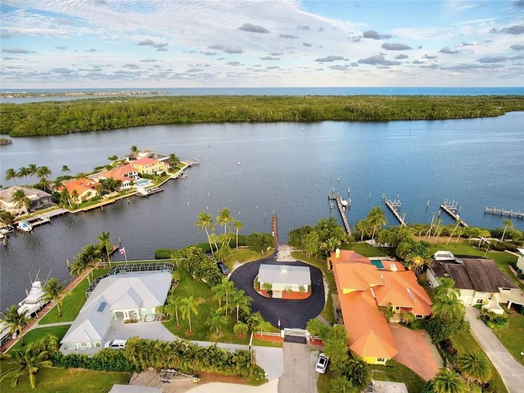 Photo of 5124 SE Horseshoe Point Road
