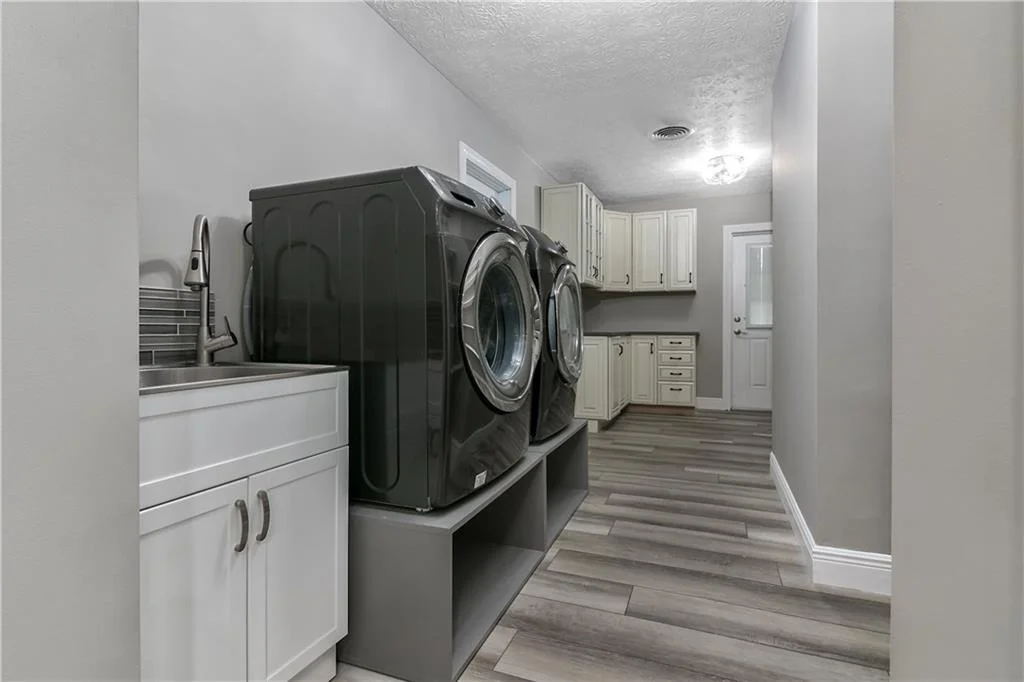 Photo of 6 Copaire Drive