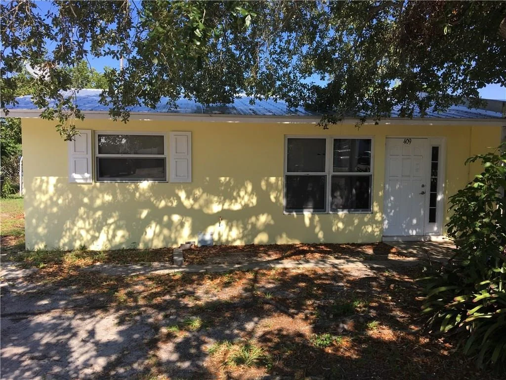 Photo of 409 SE Parkway Drive