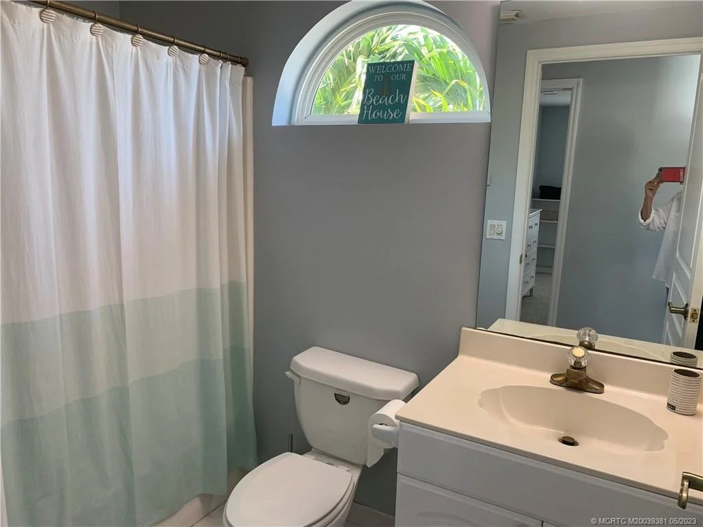 Photo of 23 Nettles Boulevard