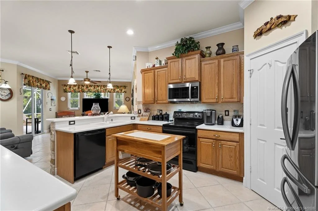 Photo of 917 SW Blue Stem Way