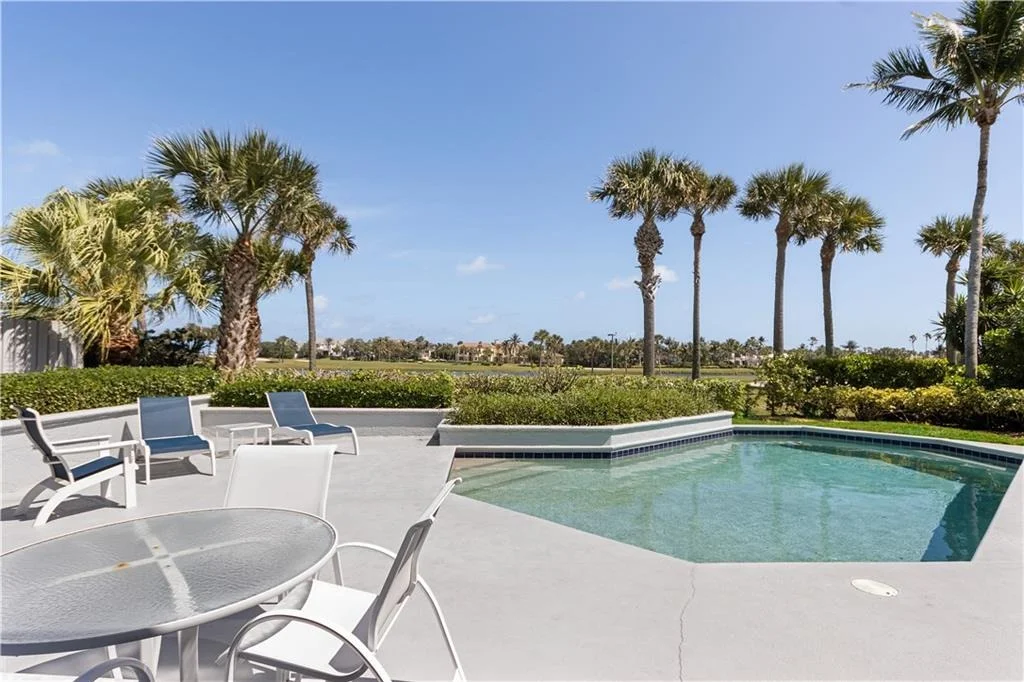 Photo of 6933 SE Harbor Circle
