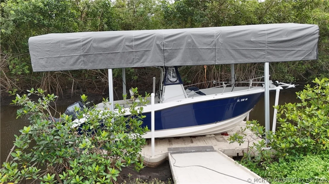 Photo of 30 SW Hideaway Place