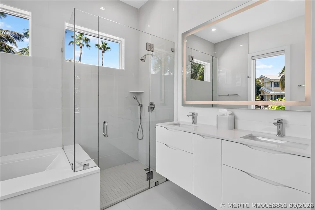 Photo of 7037 SE Harbor Circle