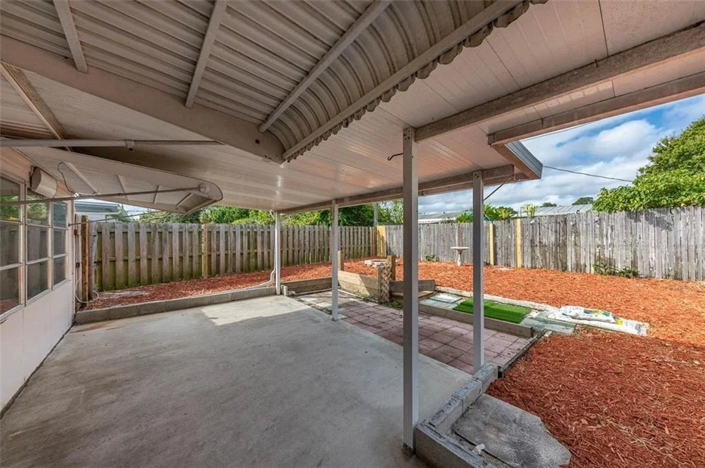 Photo of 414 SE Fini Drive