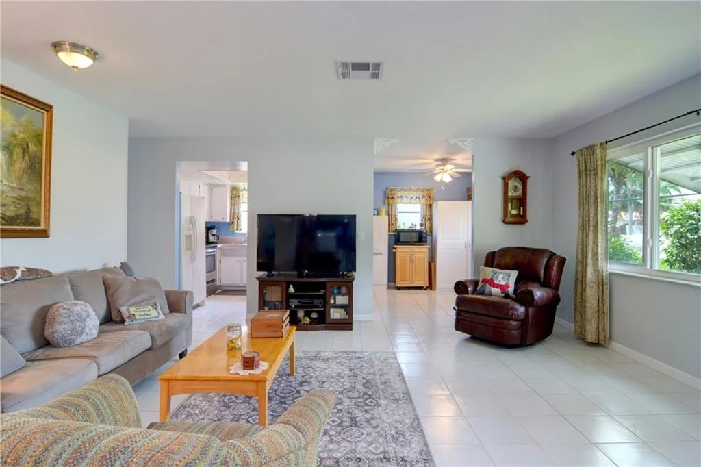 Photo of 4340 Gulfstream Road
