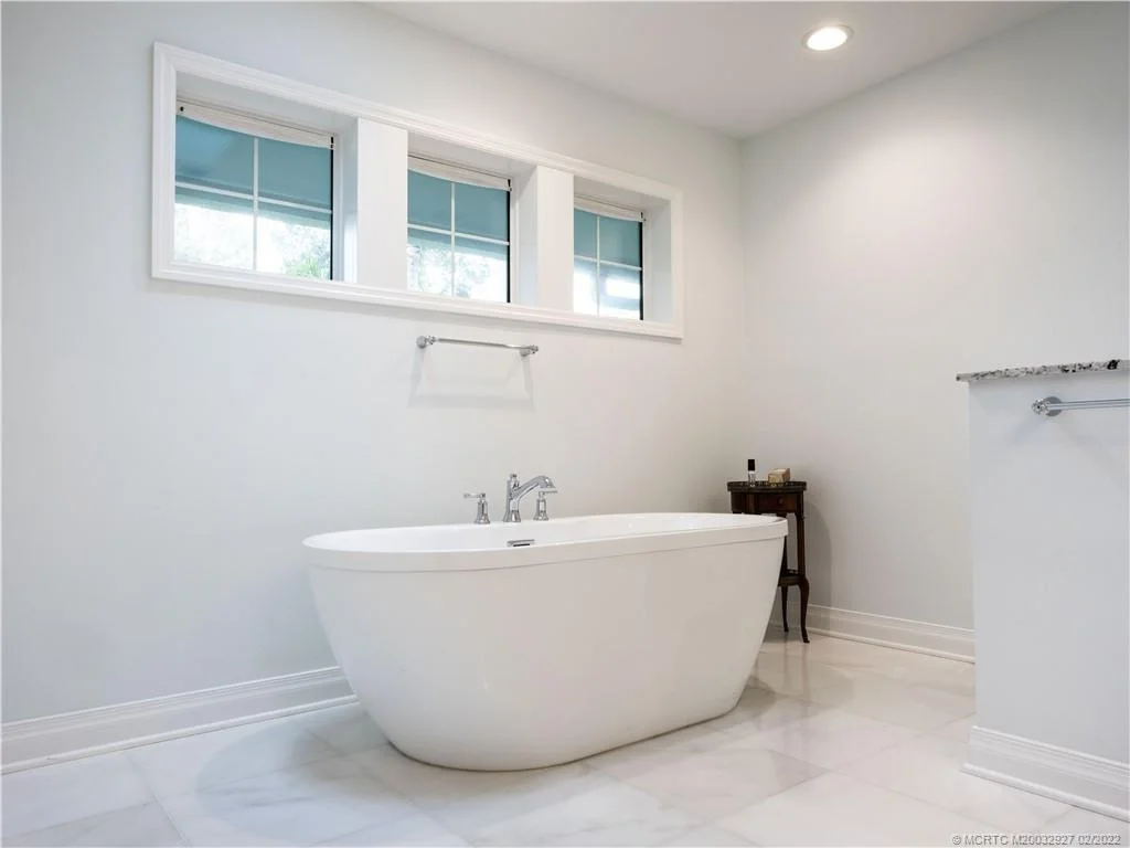 Photo of 124 SE Wells Drive