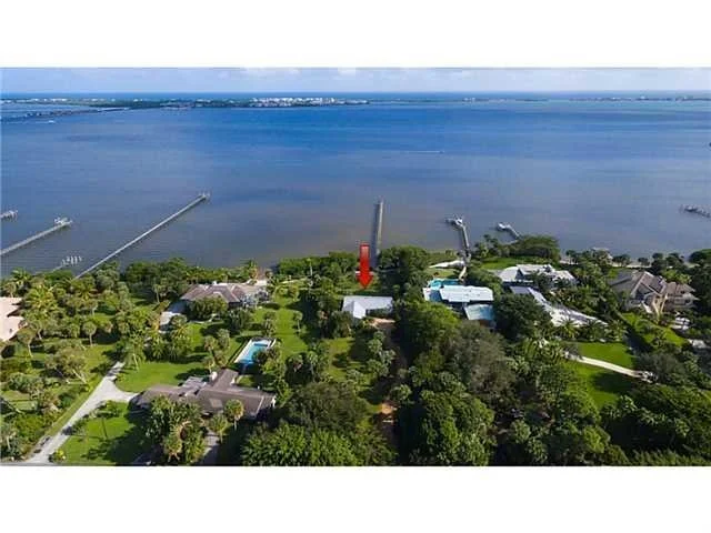 Photo of 62 S Sewalls Point Road