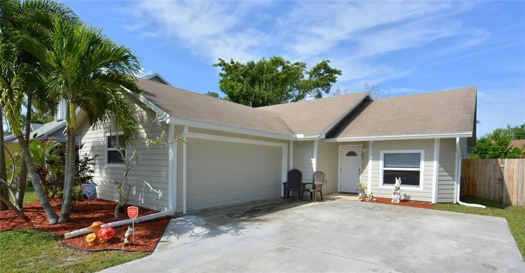 Photo of 5940 SE Tangerine Boulevard