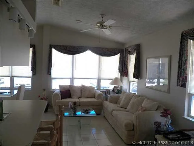 Photo of 222 Nettles Boulevard