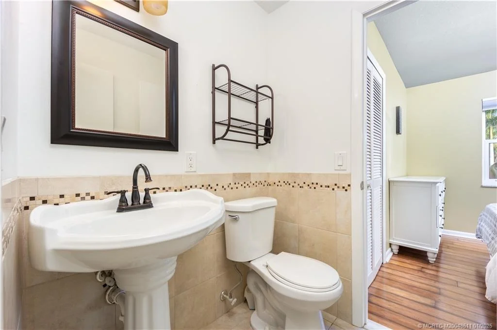 Photo of 994 NW Pine Lake Drive