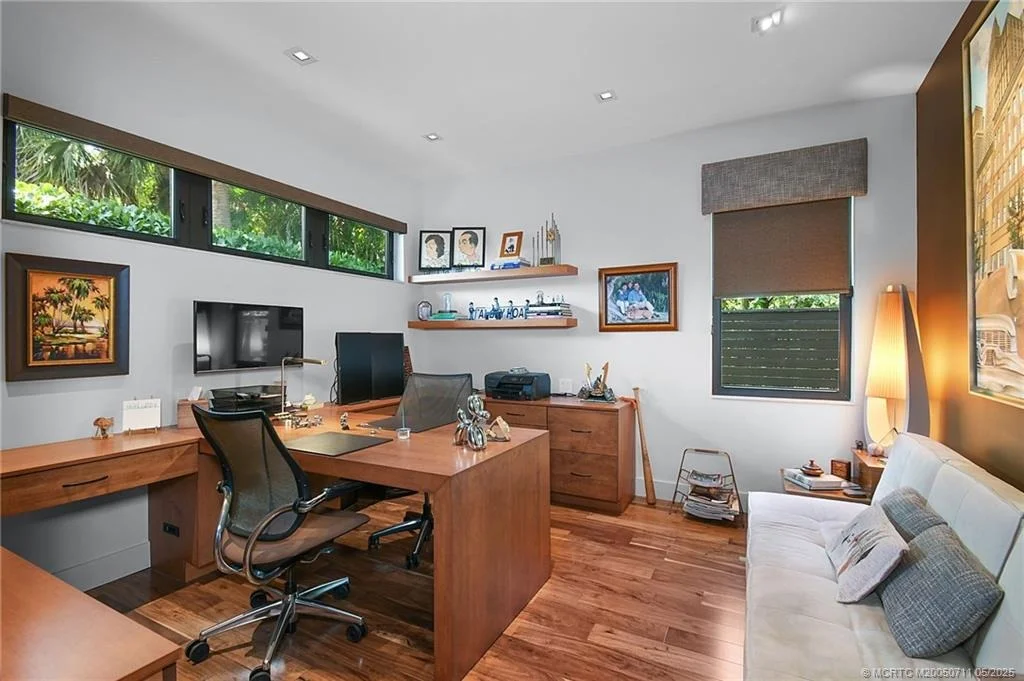 Photo of 314 SE Pelican Drive