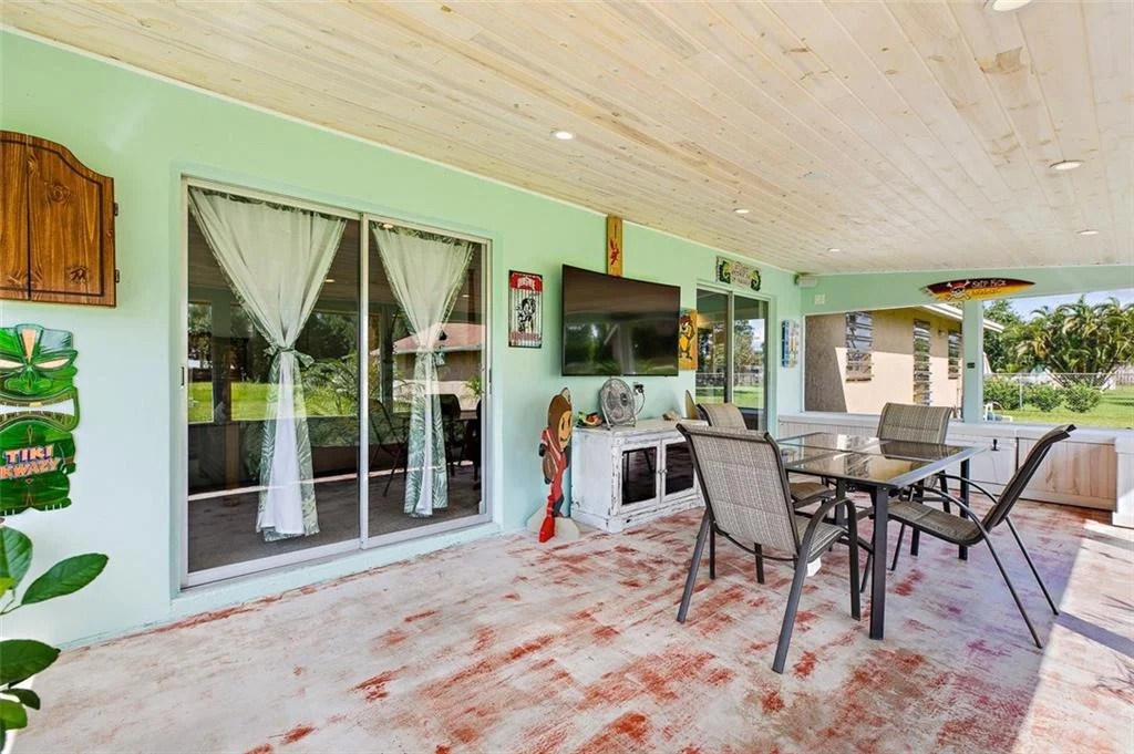 Photo of 6489 SE Lake Circle