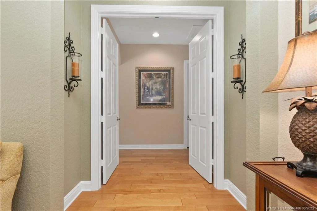 Photo of 503 SW Lost River Road