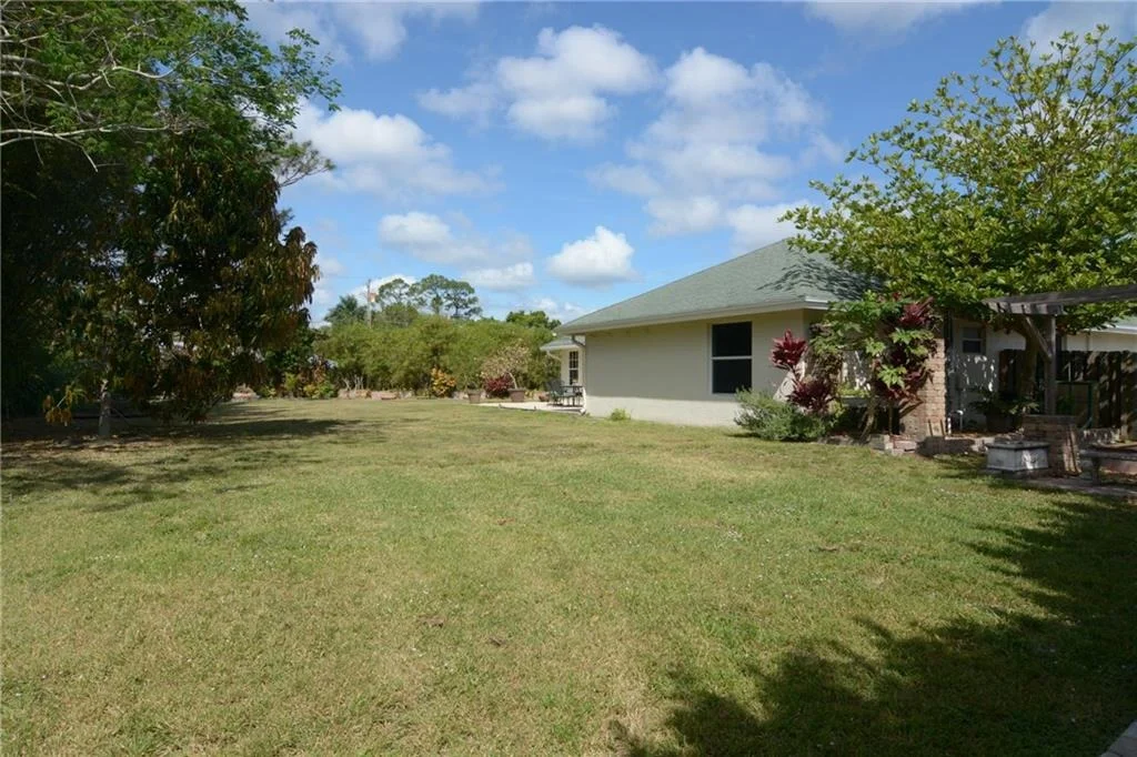 Photo of 8802 SW Avocado Lane
