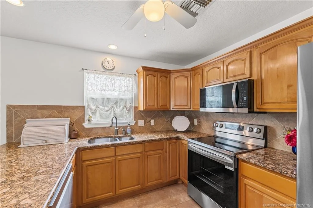 Photo of 2868 NE Cold Spring Drive