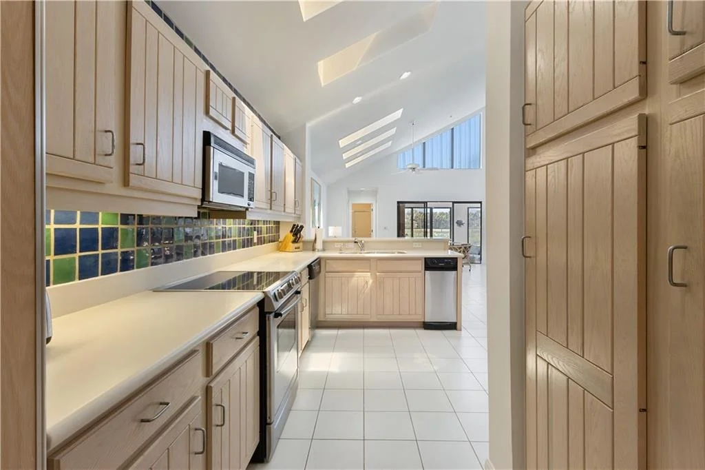 Photo of 6933 SE Harbor Circle