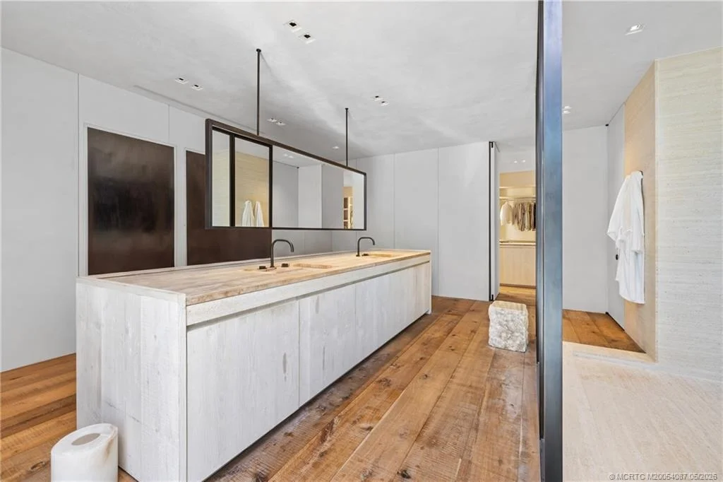 Photo of 109 S River Road