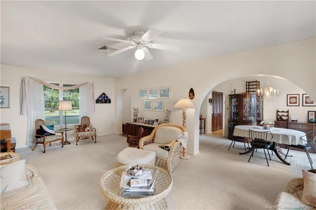 Photo of 1809 NW Bright River Point