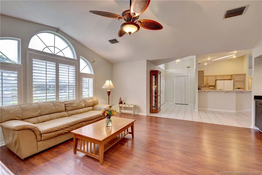 Photo of 4212 SE Rainbows End