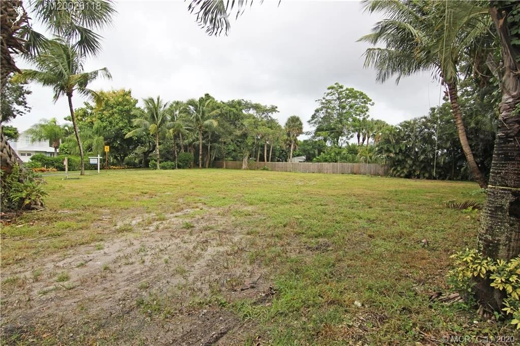 Photo of 1438 SE Riverside Drive