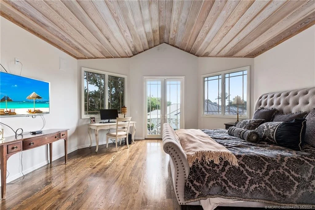 Photo of 12 Oakwood Drive