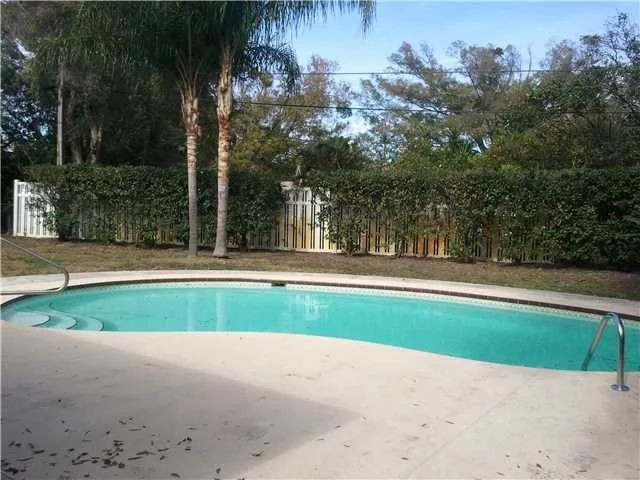 Photo of 2624 Victory Boulevard