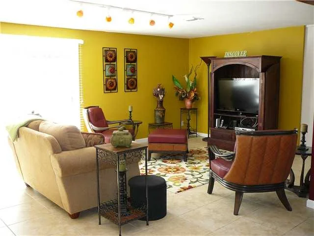 Photo of 716 Hibiscus Lane