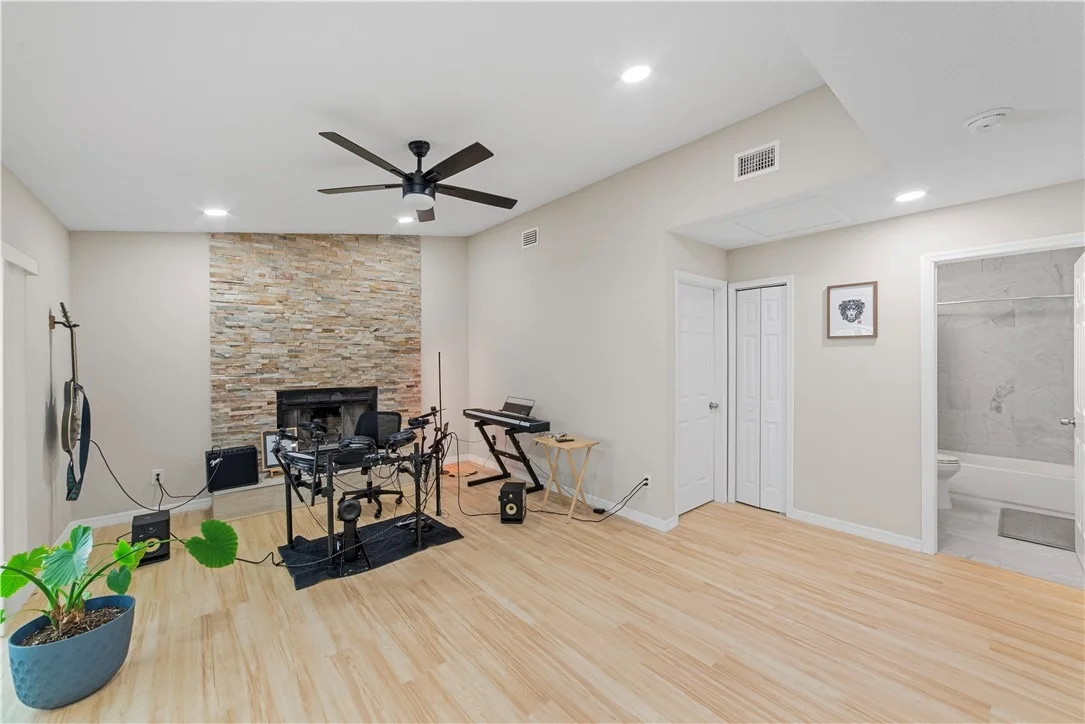 Photo of 1003 Red Oak Circle