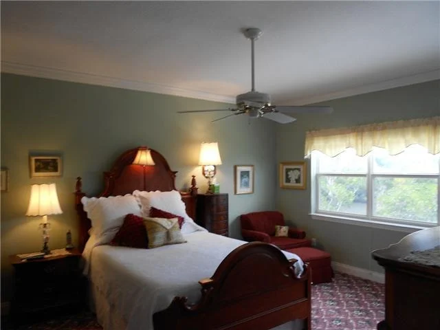 Photo of 395 Live Oak Drive